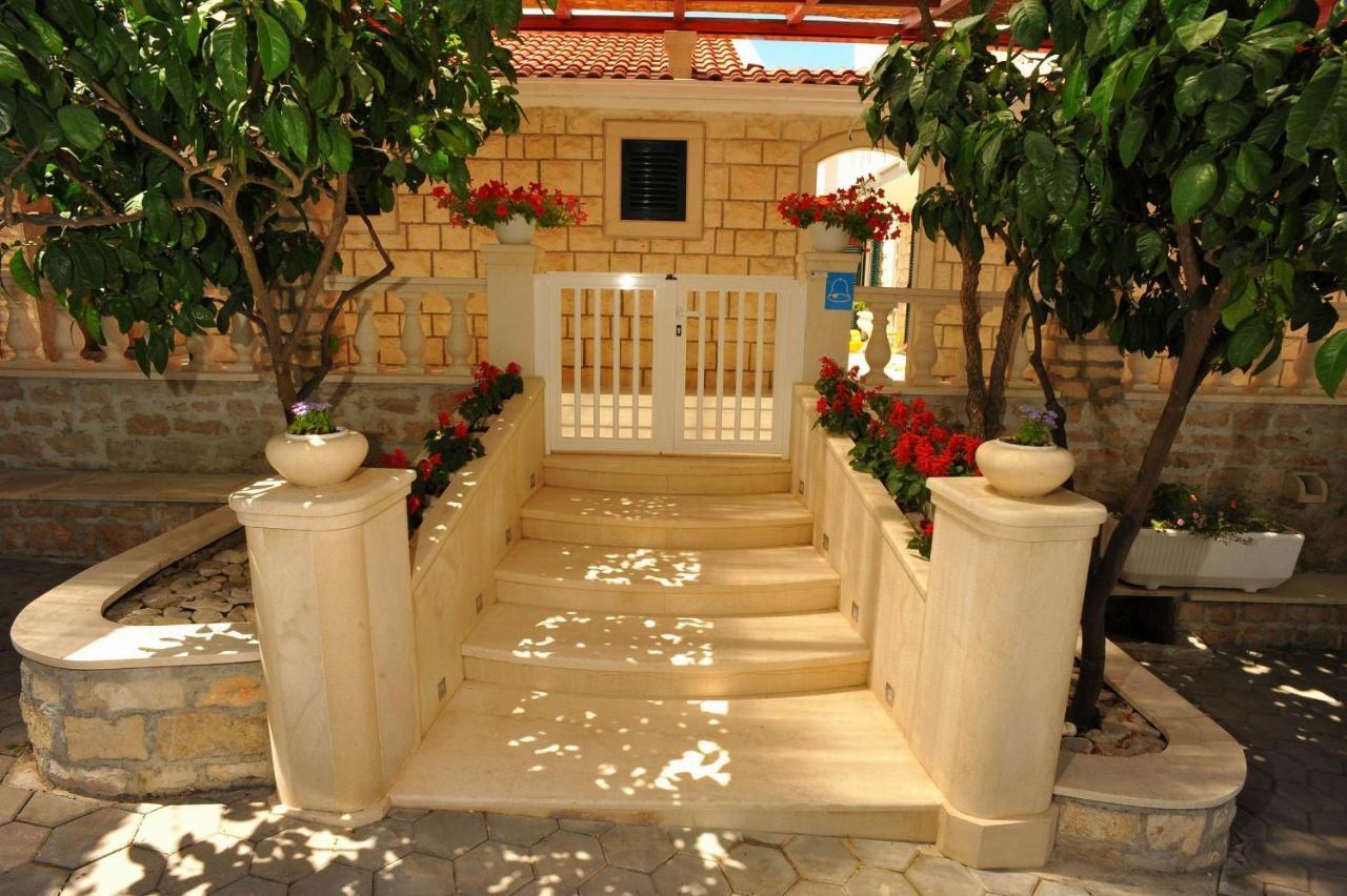 Villa Anni Sutivan Extérieur photo