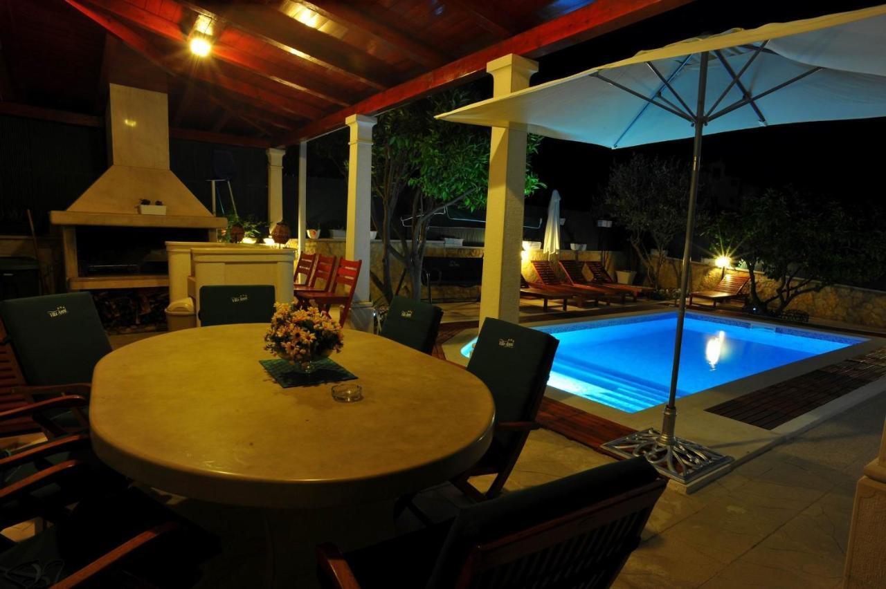 Villa Anni Sutivan Extérieur photo